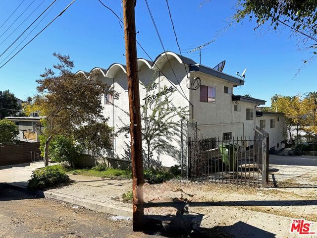 1331 Sutherland Street, Los Angeles, CA 90026