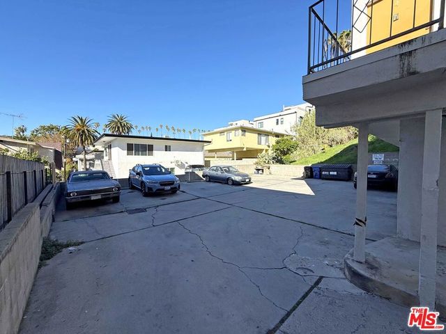 1331 Sutherland Street, Los Angeles, CA 90026