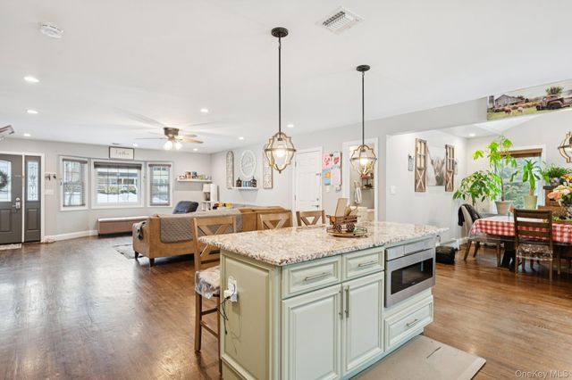 135 5th Avenue, Kings Park, NY 11754