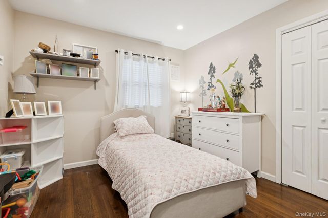 135 5th Avenue, Kings Park, NY 11754