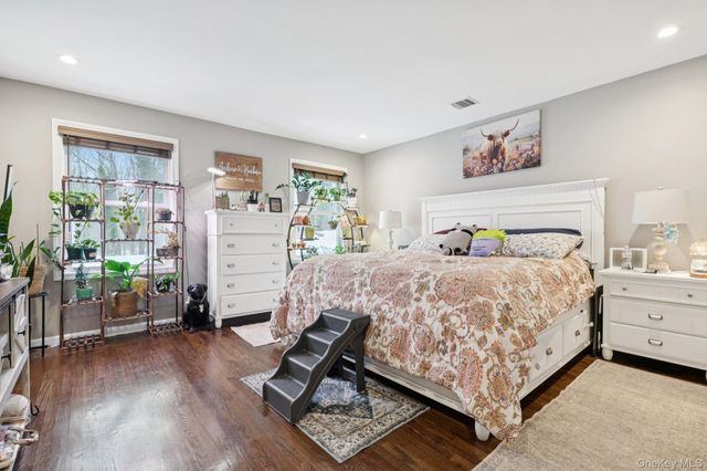 135 5th Avenue, Kings Park, NY 11754