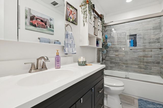 135 5th Avenue, Kings Park, NY 11754