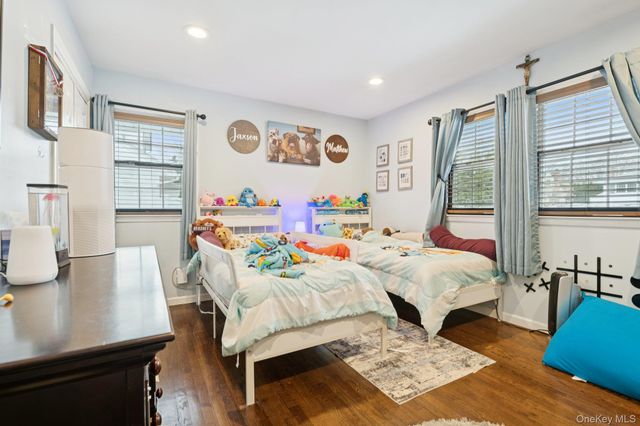 135 5th Avenue, Kings Park, NY 11754