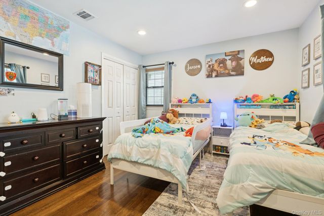 135 5th Avenue, Kings Park, NY 11754