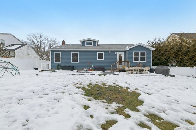 135 5th Avenue, Kings Park, NY 11754