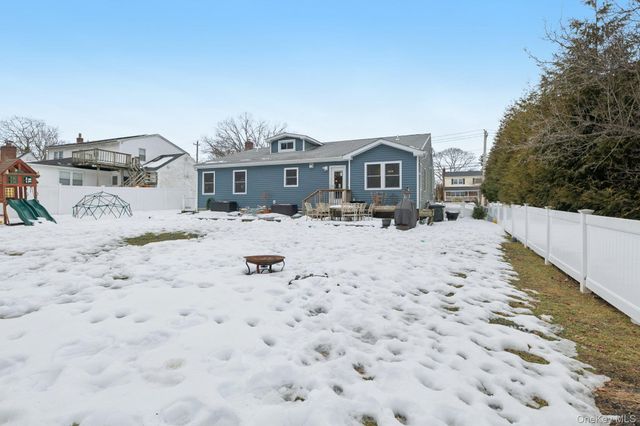 135 5th Avenue, Kings Park, NY 11754