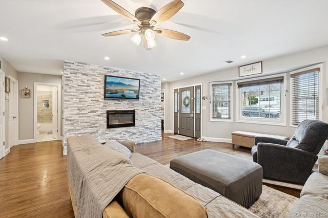 135 5th Avenue, Kings Park, NY 11754