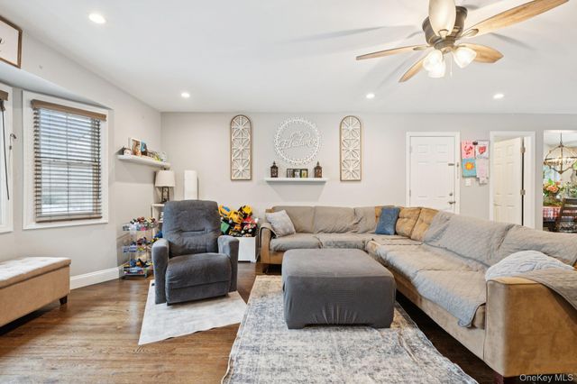 135 5th Avenue, Kings Park, NY 11754