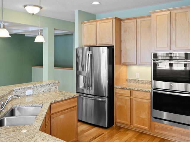 7425 Peony Lane N, Maple Grove, MN 55311