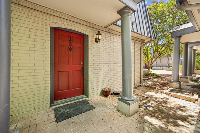 2500 Steck Ave 18, Austin, TX 78757