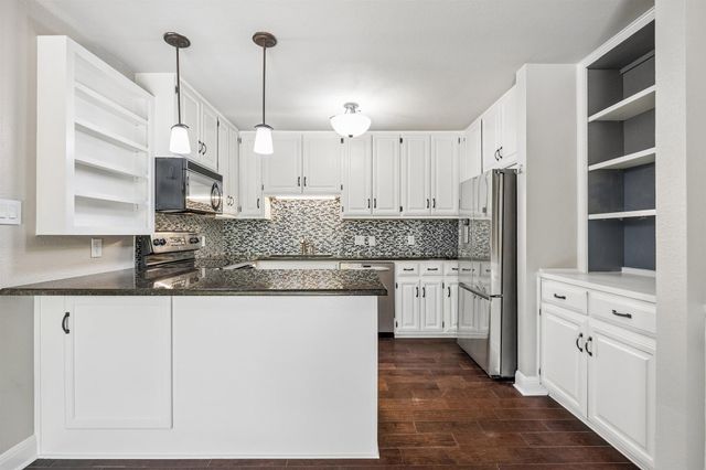 2500 Steck Ave 18, Austin, TX 78757