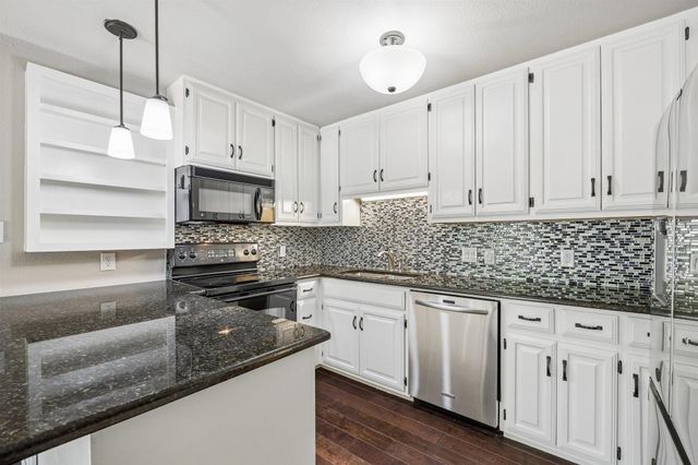 2500 Steck Ave 18, Austin, TX 78757