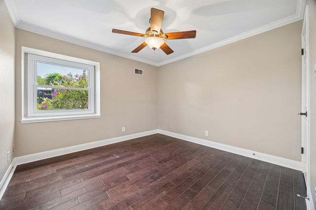 2500 Steck Ave 18, Austin, TX 78757