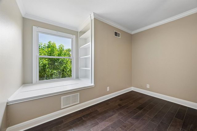 2500 Steck Ave 18, Austin, TX 78757