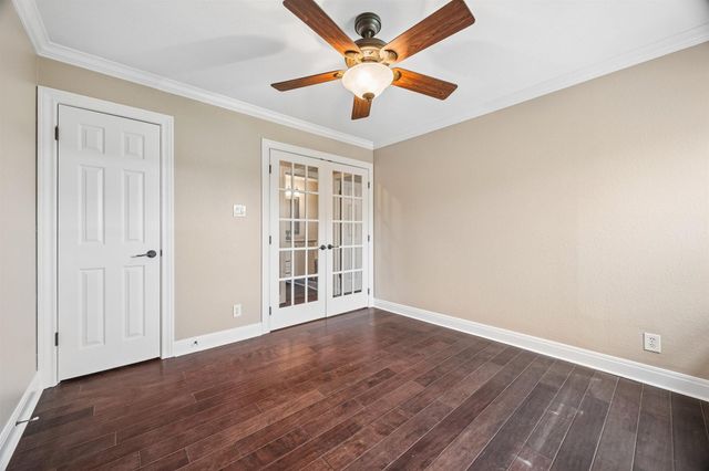 2500 Steck Ave 18, Austin, TX 78757