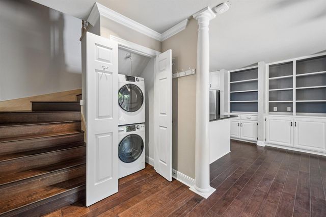 2500 Steck Ave 18, Austin, TX 78757