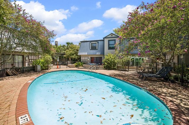 2500 Steck Ave 18, Austin, TX 78757