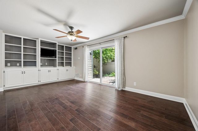 2500 Steck Ave 18, Austin, TX 78757