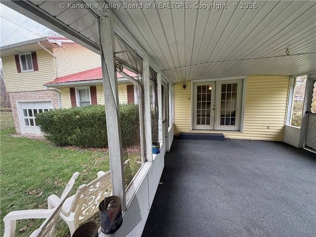 5269 Hewett Circle, Hewett, WV 25108