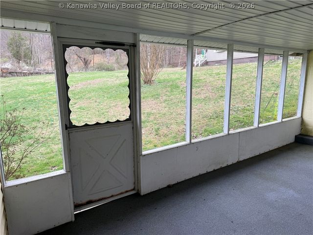 5269 Hewett Circle, Hewett, WV 25108