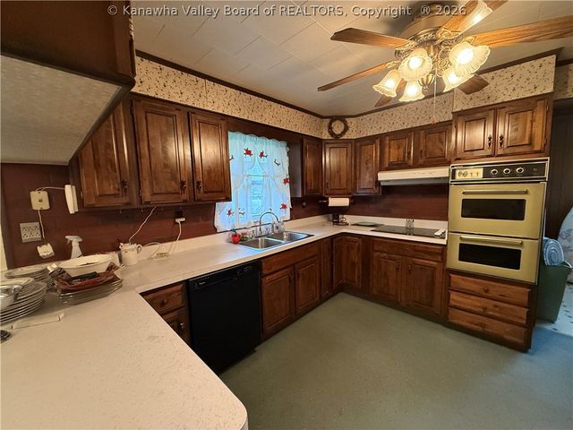 5269 Hewett Circle, Hewett, WV 25108