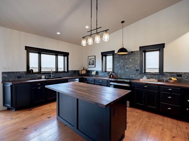 1335 Quartz Rd, Minneapolis, KS 67467