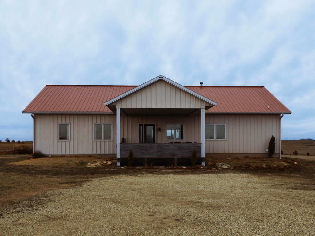 1335 Quartz Rd, Minneapolis, KS 67467