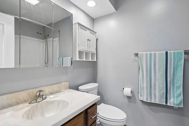 9654 Elmcrest Drive, Clive, IA 50325