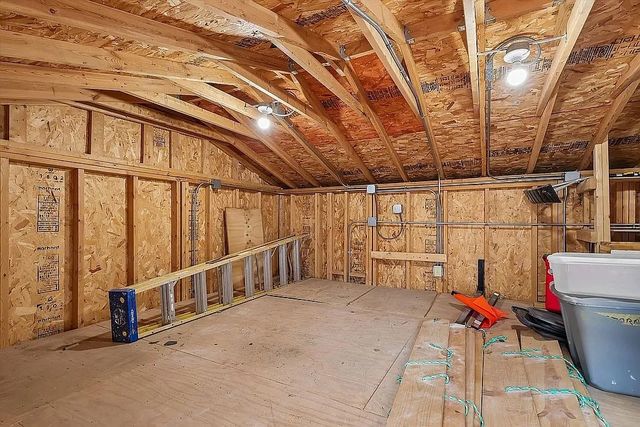 9654 Elmcrest Drive, Clive, IA 50325