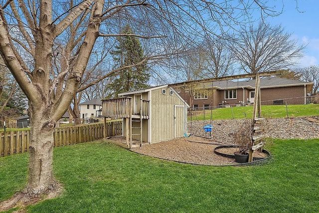 9654 Elmcrest Drive, Clive, IA 50325