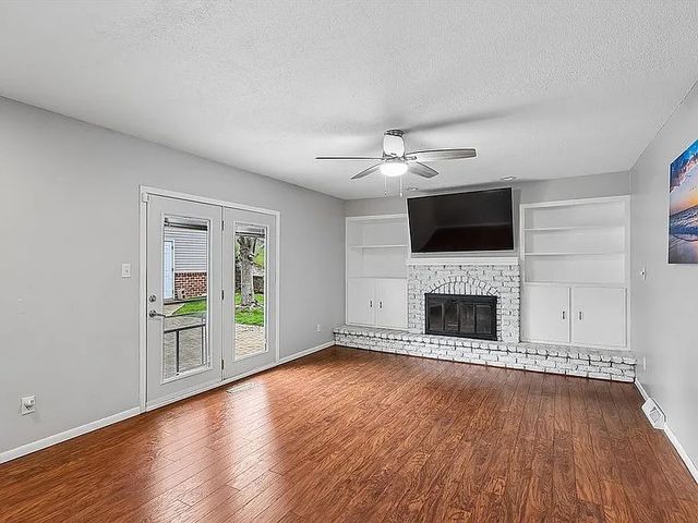 9654 Elmcrest Drive, Clive, IA 50325