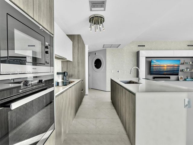 2900 NE 7th Ave 3307, Miami, FL 33137