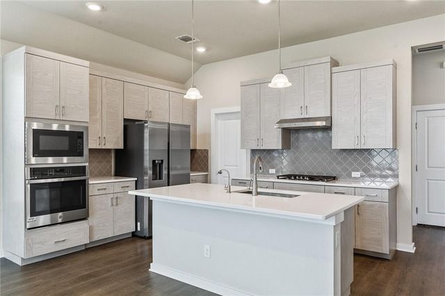 216 Upland DR, Georgetown, TX 78628