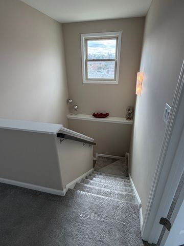 5743 W 79th Street, Burbank, IL 60459