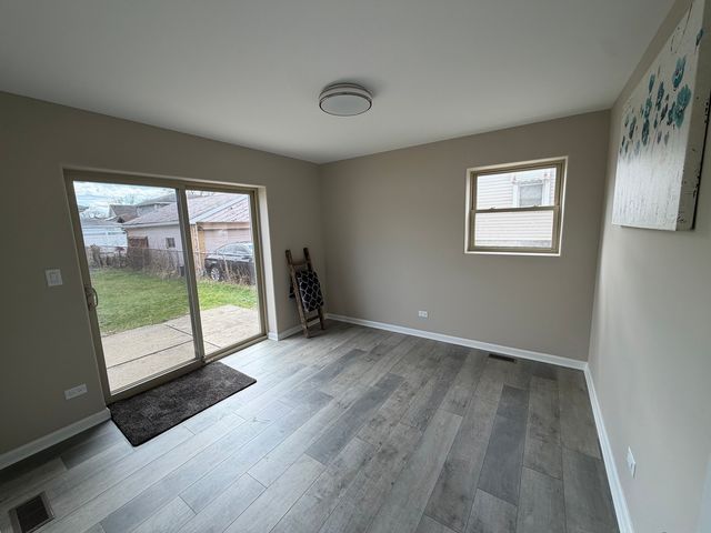 5743 W 79th Street, Burbank, IL 60459