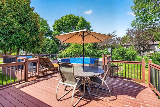 1155 W CECIL STREET, Neenah, WI 54956