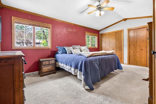 1155 W CECIL STREET, Neenah, WI 54956
