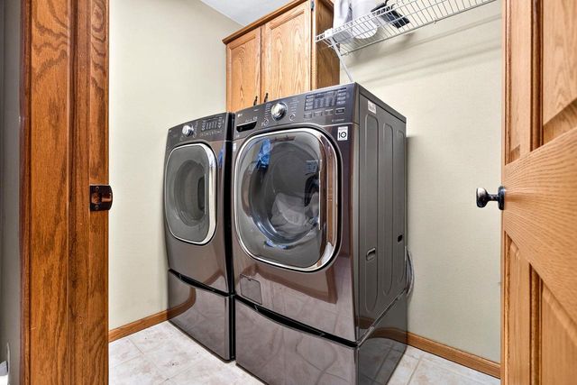 1155 W CECIL STREET, Neenah, WI 54956