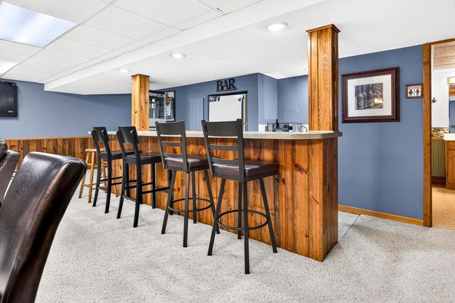 1155 W CECIL STREET, Neenah, WI 54956