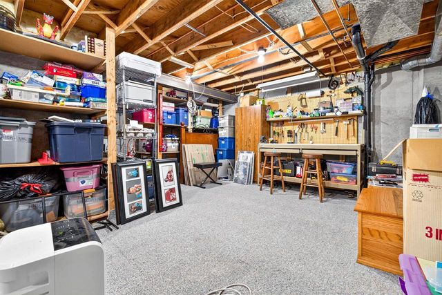 1155 W CECIL STREET, Neenah, WI 54956