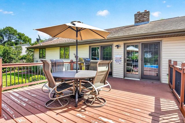 1155 W CECIL STREET, Neenah, WI 54956