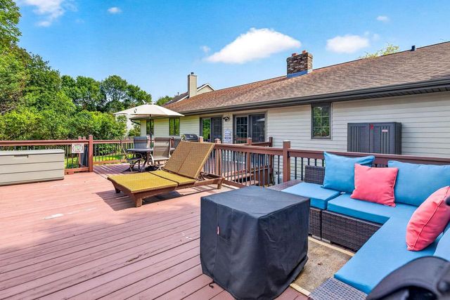 1155 W CECIL STREET, Neenah, WI 54956