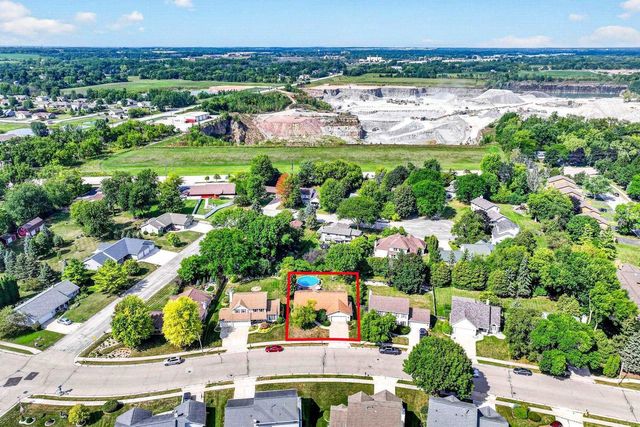 1155 W CECIL STREET, Neenah, WI 54956
