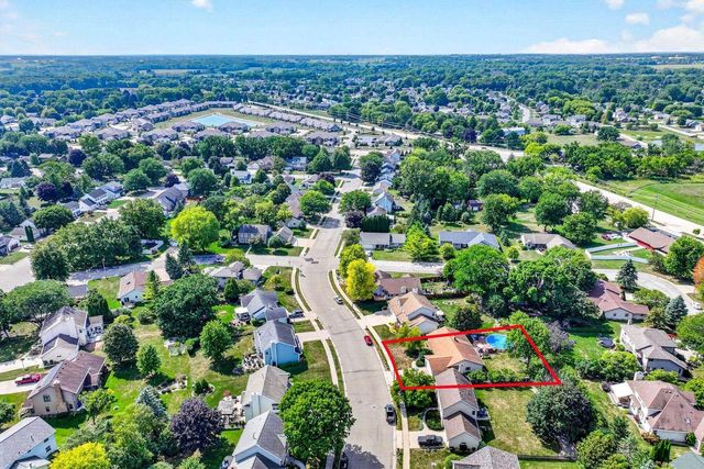 1155 W CECIL STREET, Neenah, WI 54956