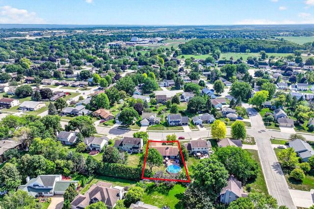 1155 W CECIL STREET, Neenah, WI 54956