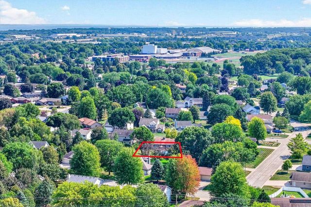 1155 W CECIL STREET, Neenah, WI 54956