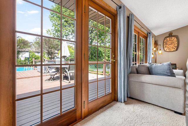 1155 W CECIL STREET, Neenah, WI 54956
