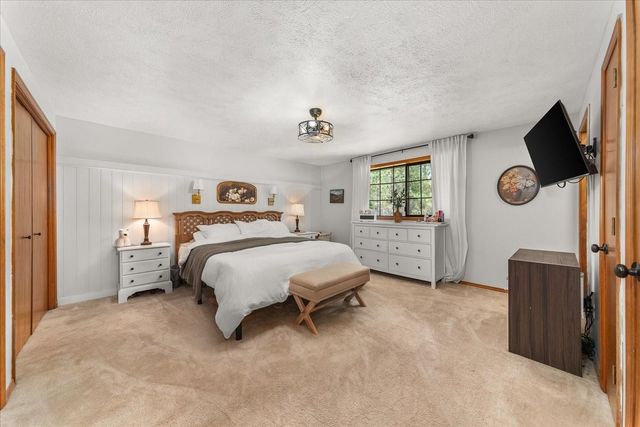 9412 N Oakland Ct, Newman Lake, WA 99025