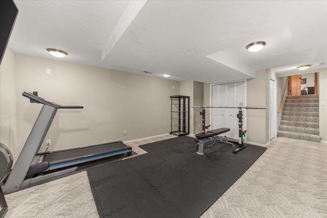 9412 N Oakland Ct, Newman Lake, WA 99025
