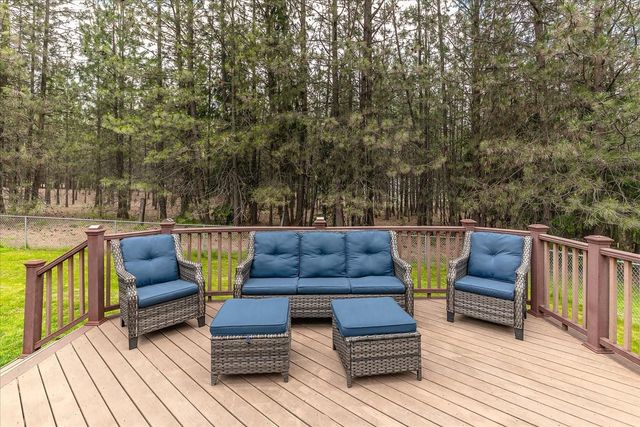 9412 N Oakland Ct, Newman Lake, WA 99025